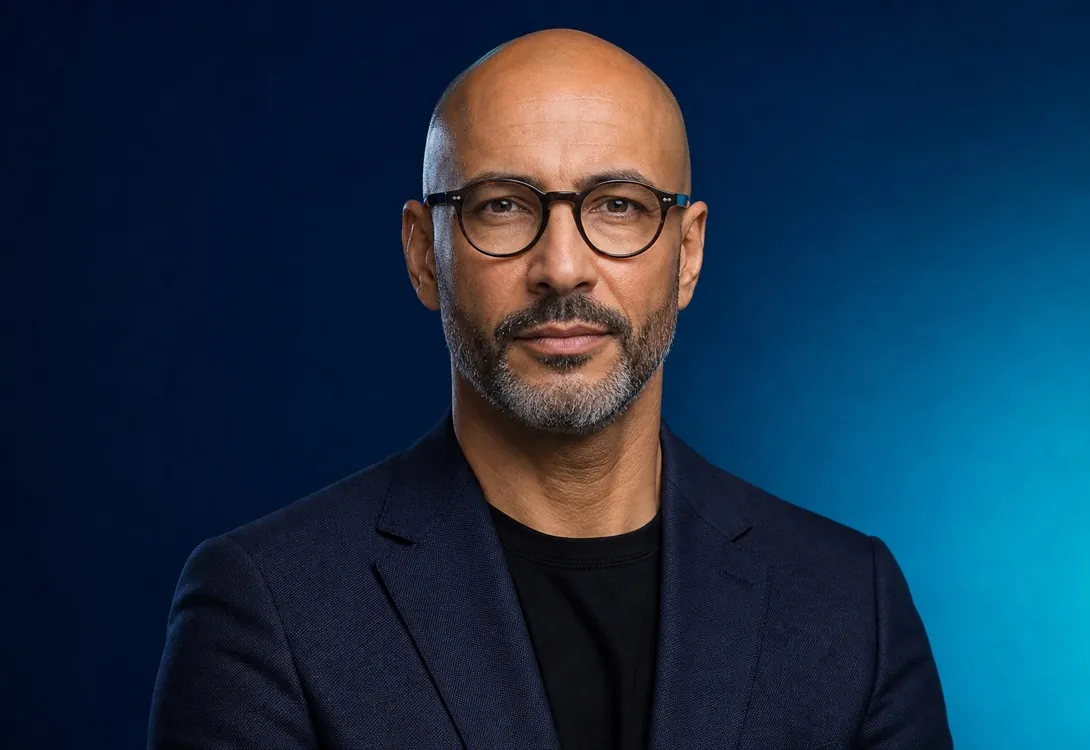 Portrait de Théo, expert cybersécurité IA